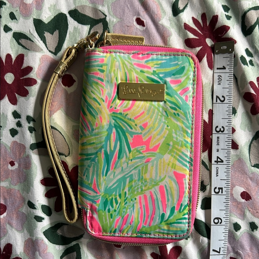 EUC Lilly Pulitzer Colorful Palm Wristlet